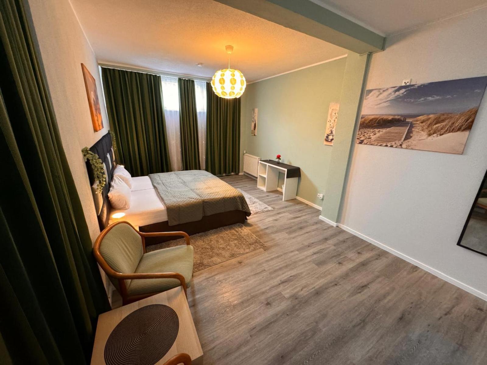 F-F Haus Monteuren Unterkunft Neuhausen auf den Fildern Buitenkant foto