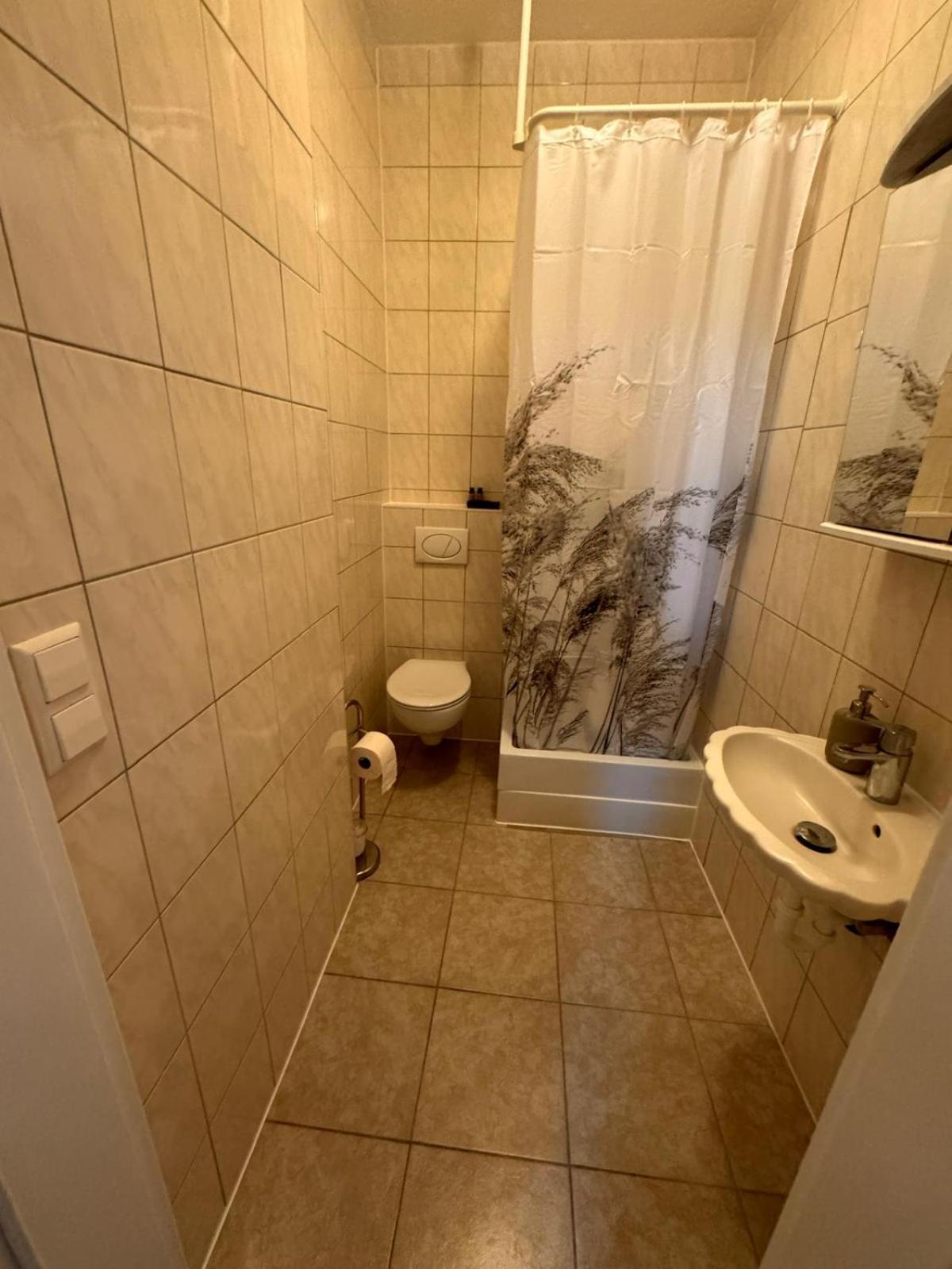 F-F Haus Monteuren Unterkunft Neuhausen auf den Fildern Buitenkant foto
