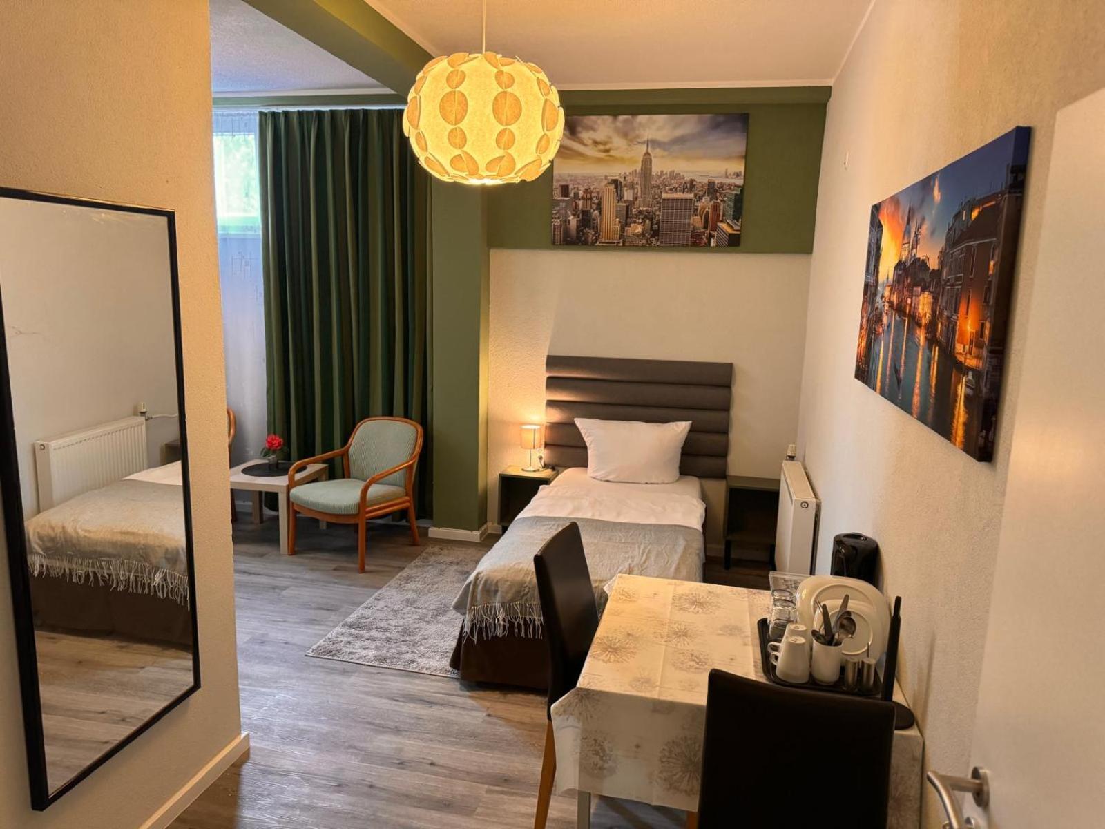 F-F Haus Monteuren Unterkunft Neuhausen auf den Fildern Buitenkant foto
