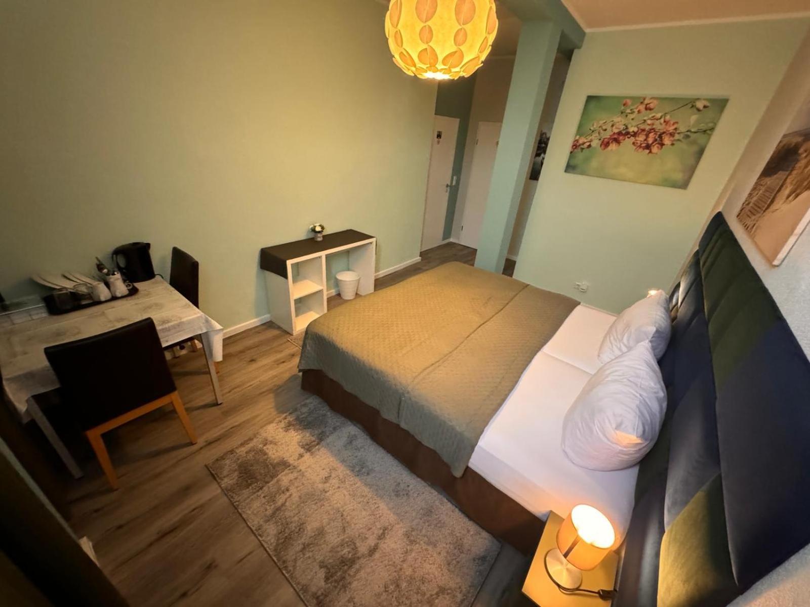 F-F Haus Monteuren Unterkunft Neuhausen auf den Fildern Buitenkant foto