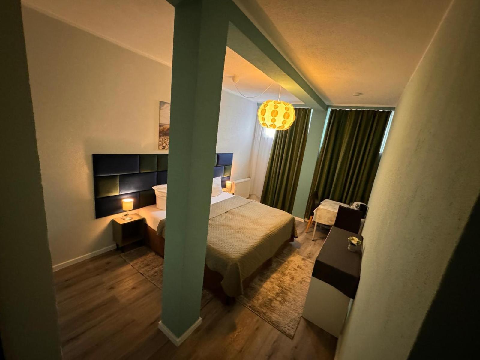 F-F Haus Monteuren Unterkunft Neuhausen auf den Fildern Buitenkant foto